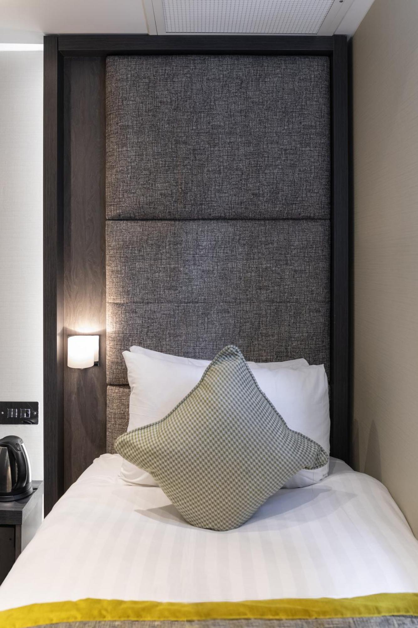 Single Room Balcony,1516338901:JPEG
