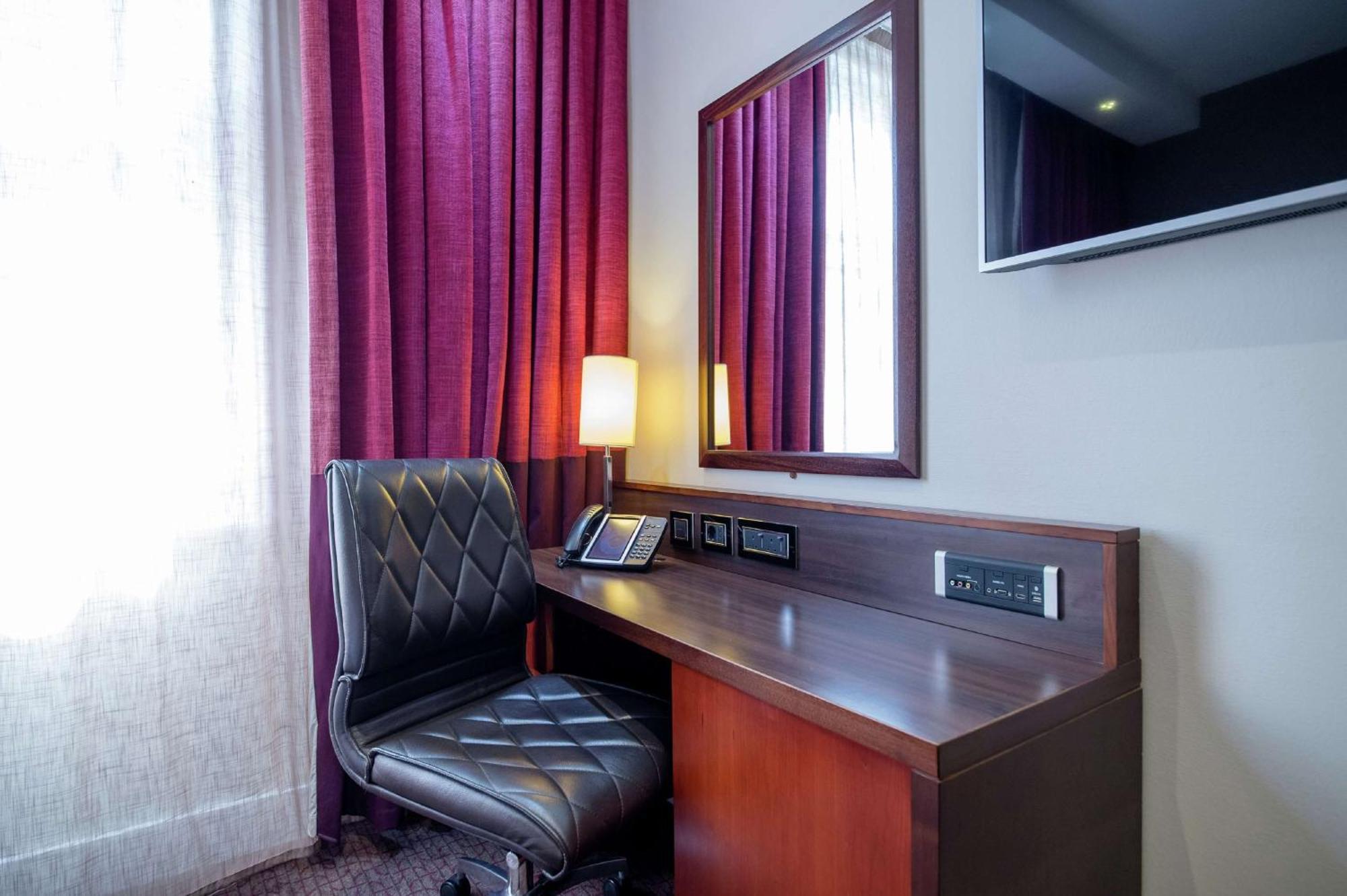 King Guest Room,1516430221:JPEG