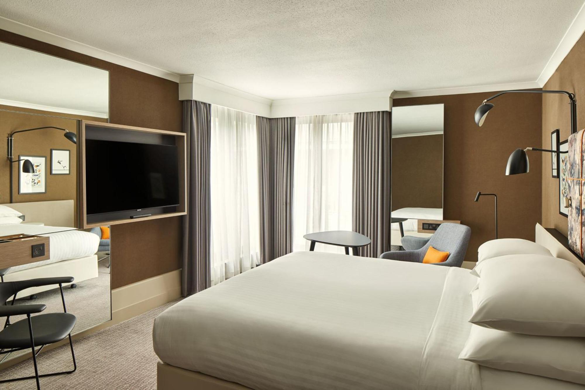 Junior King Suite Club Lounge Access,1549464991:JPEG