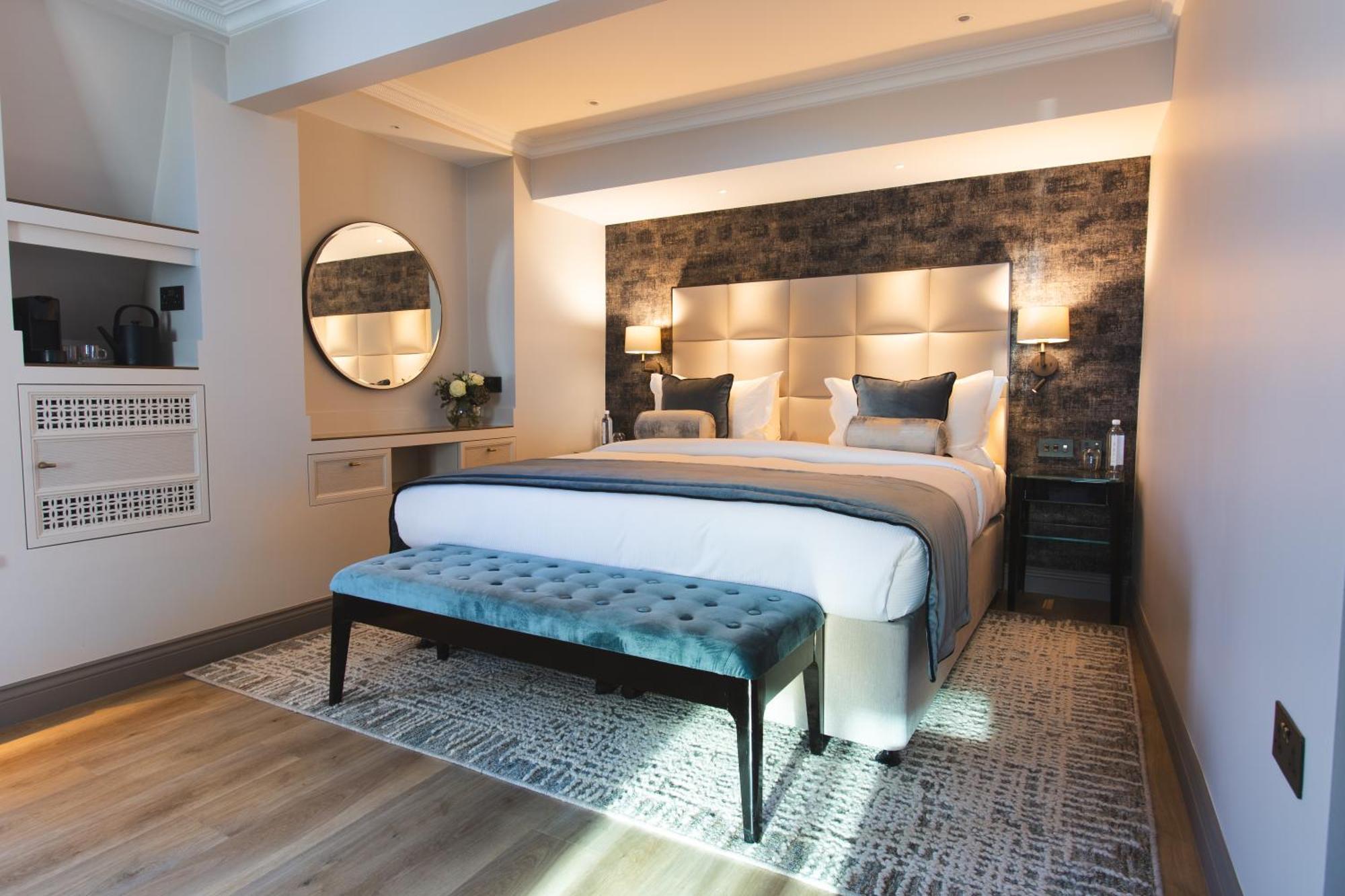 Suite Room,1742566696:JPEG