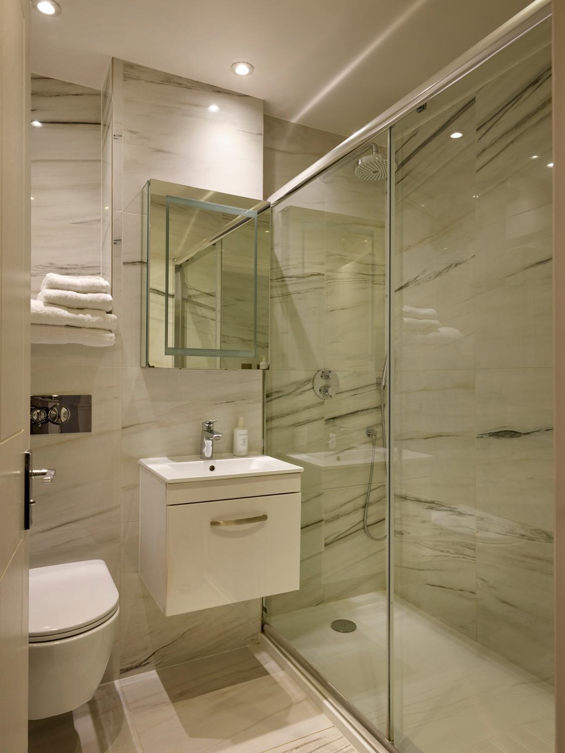 Three-Bedroom Apartment,1771536644:JPEG